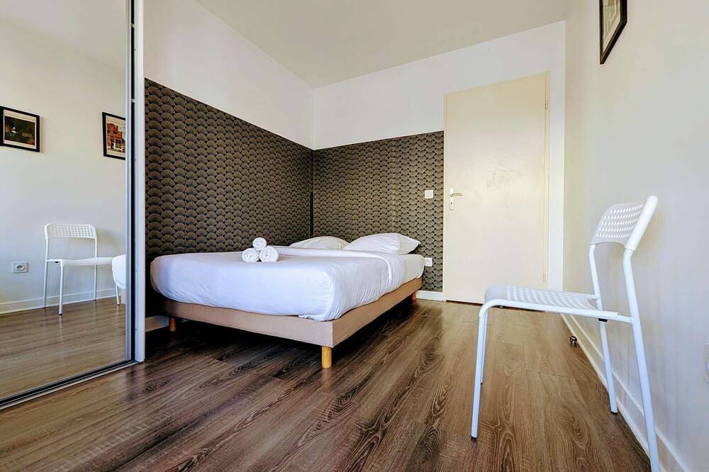 Entire apartment, Chic and comfortable apart with Parking and Terrace in Asnières-sur-Seine, Hauts-de-Seine