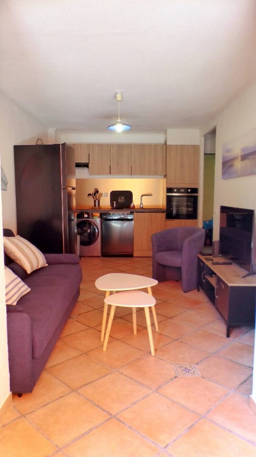 Appartement entier, Rdc tout confort grande terrasse proche plage in Sanary-sur-Mer, Côte méditerranéenne (France)