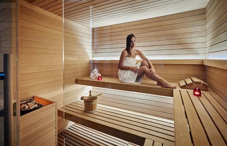 Hôtel pour 3 personnes, avec piscine ainsi que sauna et balcon dans Office De Tourisme De Juan Les Pins - 4