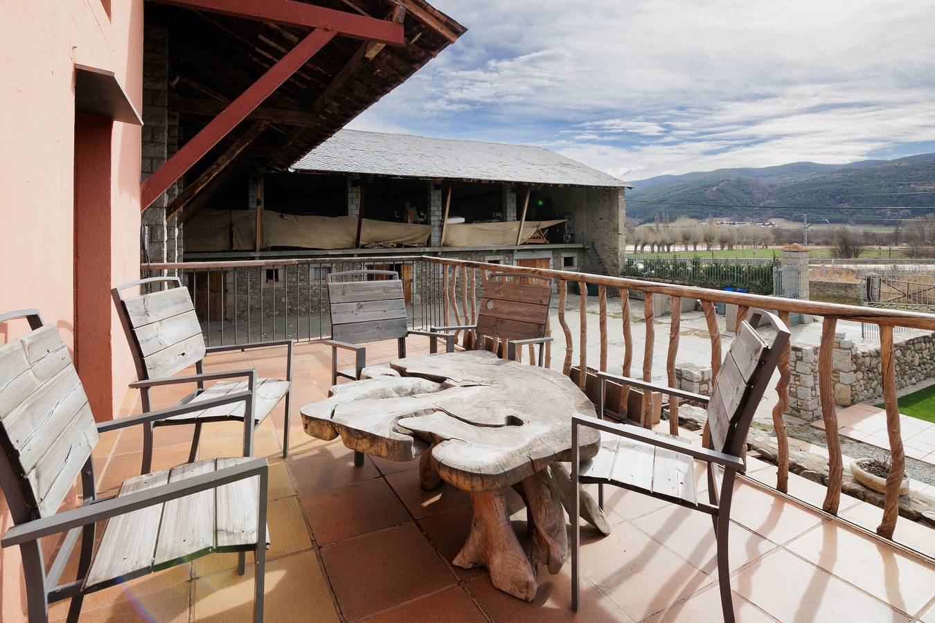 Chalet 'Masia D'en Cot' avec Wi-Fi et climatisation in Puigcerdà, Pyrénées catalanes