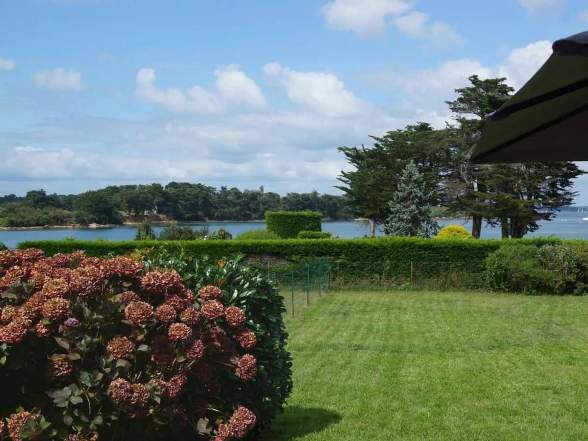 Five-Bedroom House in Arzon, Côte des Mégalithes