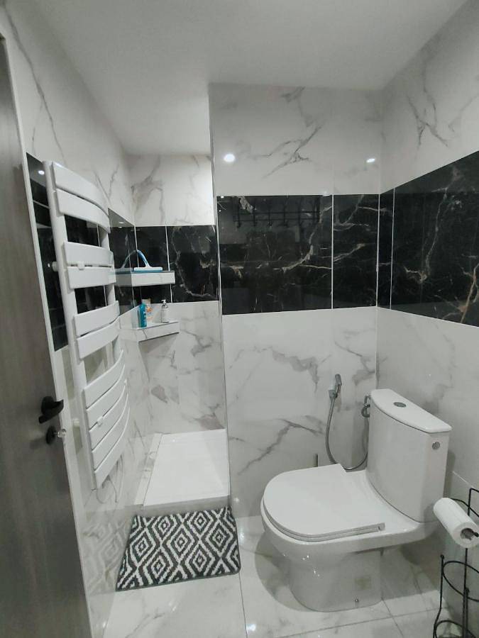 Gîte pour 2 personnes, avec piscine et terrasse à Morières-lès-Avignon - 4