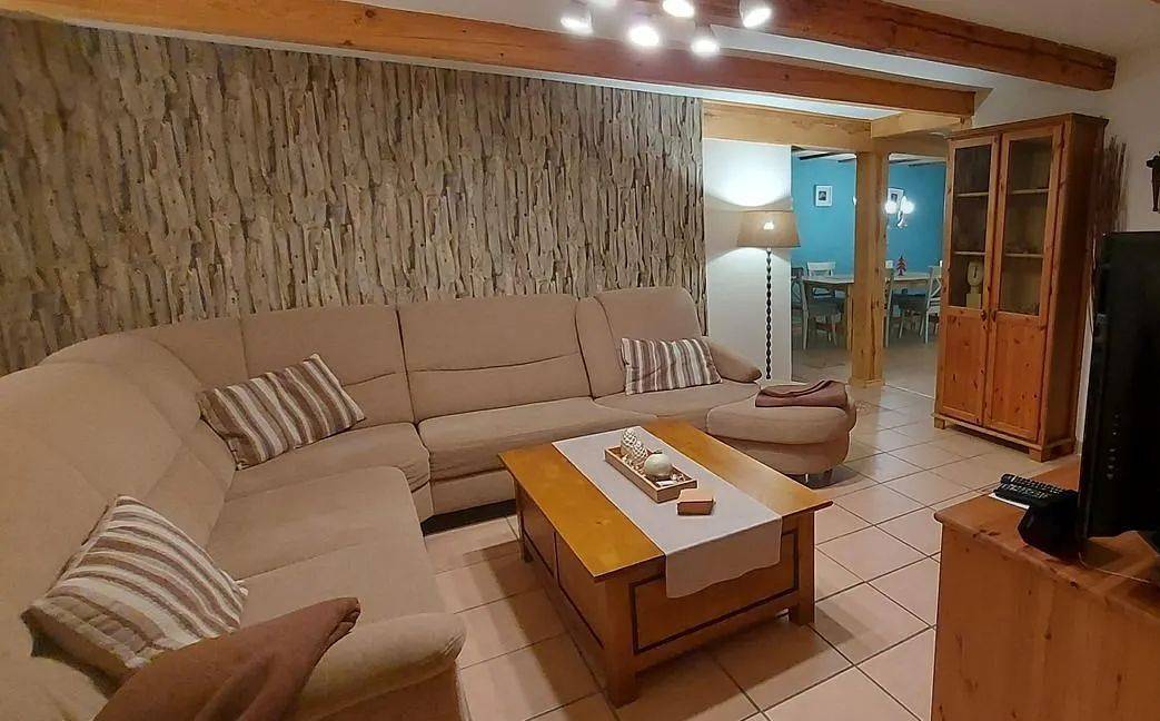 Stilvolle 100m² Unterkunft mit Kamin, Terrasse und drei Schlafzimmern in Este de Fehmarn, Puttgarden