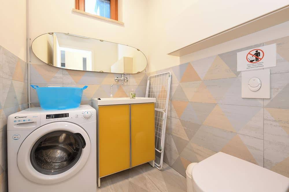 Maison Sabina Mit Wunderbarem Seeblick, Whirlpool Und Privatem Garten in Brenzone, Gardasee-Berge