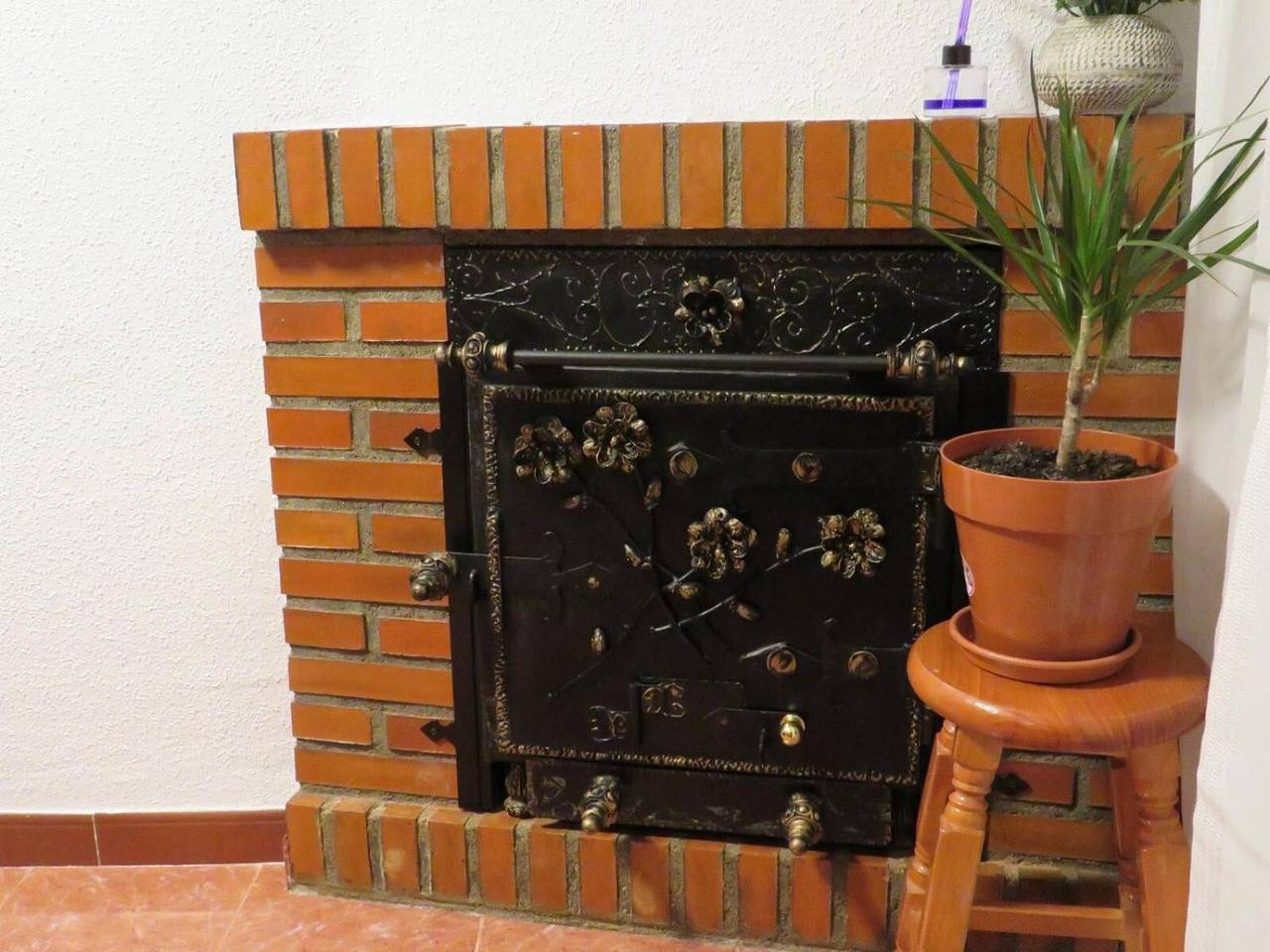 Appartement entier, Appartement 'El Portal De Beni 1' avec balcon, Wi-Fi et climatisation in Pedro Bernardo, Valle del Tiétar