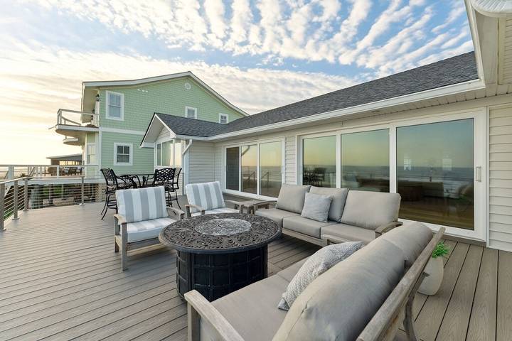 Vacation house for 11 people, with terrace in Folly Beach