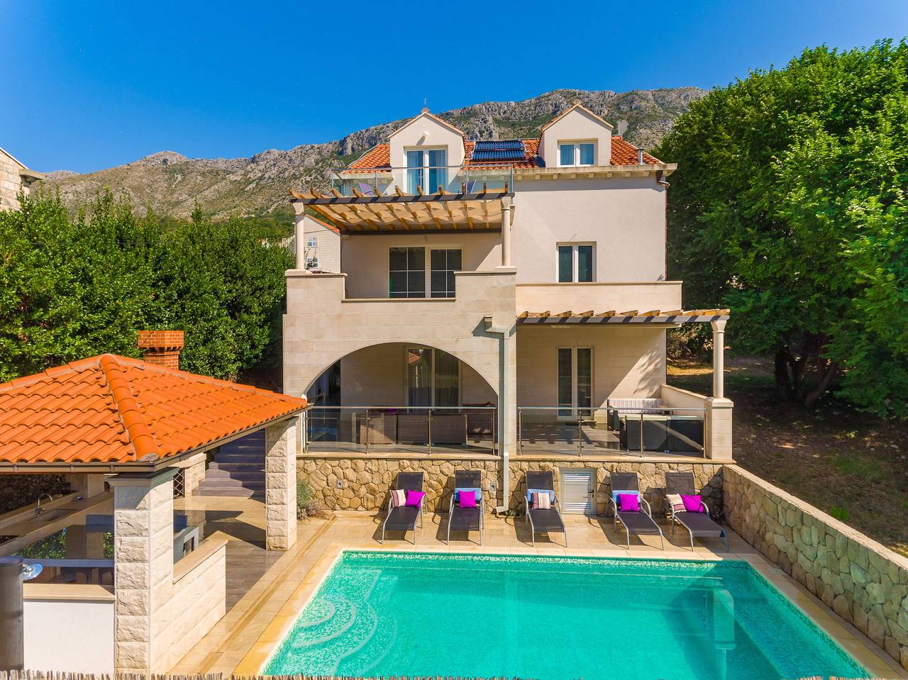 Villa für 14 Personen mit Terrasse in Mokosica, Dubrovnik-Neretva