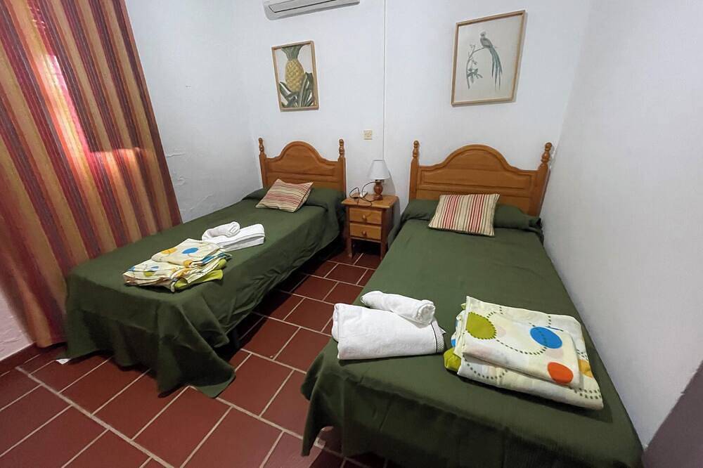 Homerez - Villa en Aroche con piscina. in Aroche, Sierra de Aracena