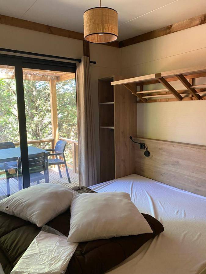 Location de vacances pour 4 personnes, avec vue et jardin ainsi que bassin pour enfant et piscine à Junas - 4