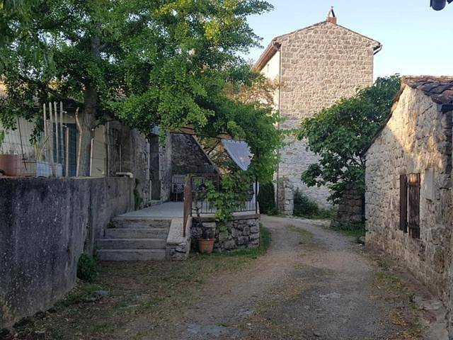 Maison de vacances pour 2 personnes, avec Terrasse et Jardin à Saint-Alban-Auriolles