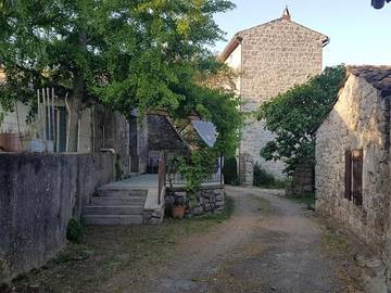 Gîte pour 2 personnes, avec jardin et terrasse, animaux acceptés à Saint-Alban-Auriolles