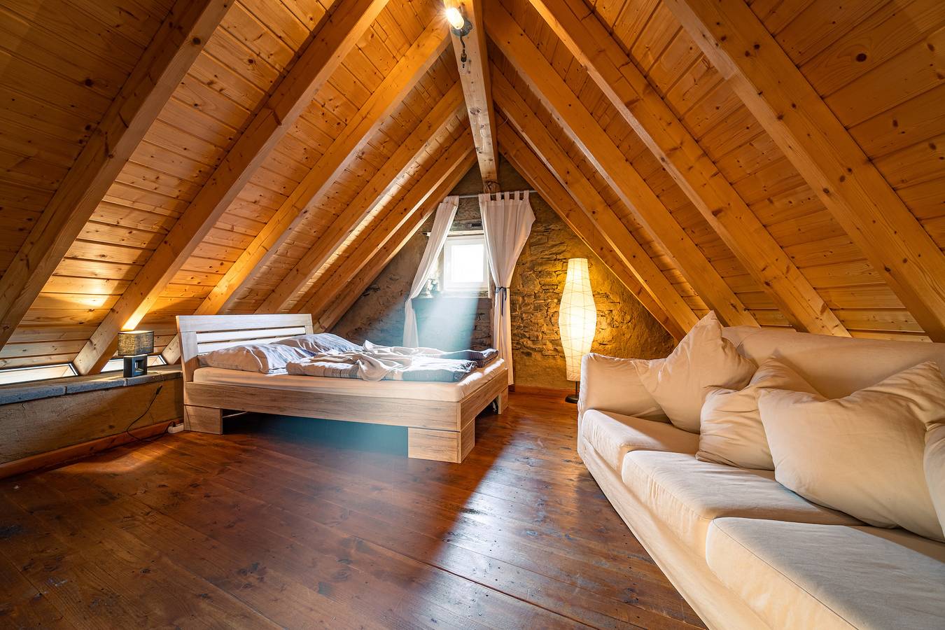 Ganze Ferienwohnung, Historisches Ferienhaus "Zur Linde" in Hausten, Osteifel