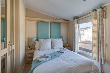Static Caravan for 6 People in Weymouth, Jurassic Coast, Photo 3