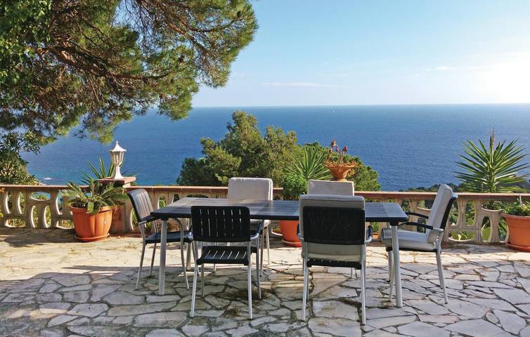 Apt terrasse avec vue sur l'océan - 700m de la plage in Blanes, Costa Brava