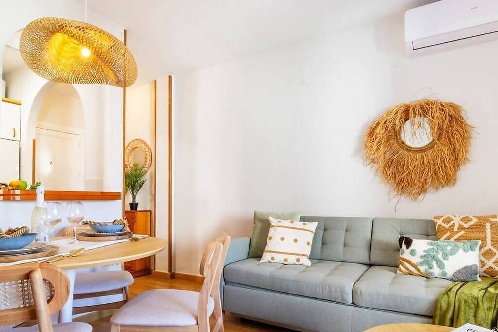 Apartment for 4 People in El Paraiso Torrevieja, Torrevieja