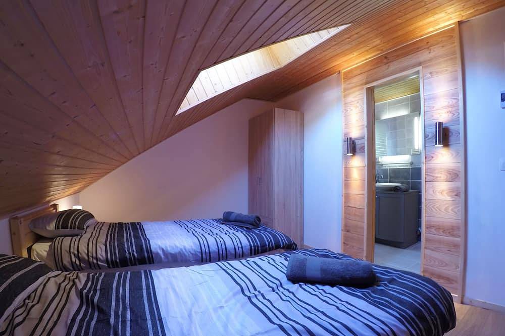 Superbe chalet au centre de Briançon - accessible à pied des remontées mécaniques Serre Chevalier 1200 in Briançon, Serre Chevalier