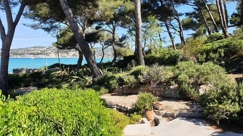 Appartement de vacances pour 4 personnes, avec vue et terrasse à Sanary-sur-Mer