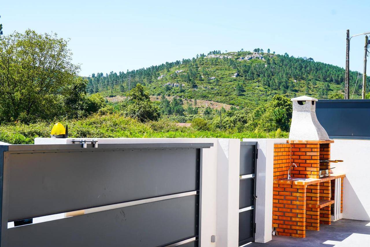 Two-Bedroom Townhouse in Alqueidão da Serra, Leiria District