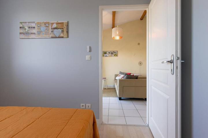 Gîte pour 3 personnes, avec terrasse et vue dans Les Antilles de Jonzac - 4