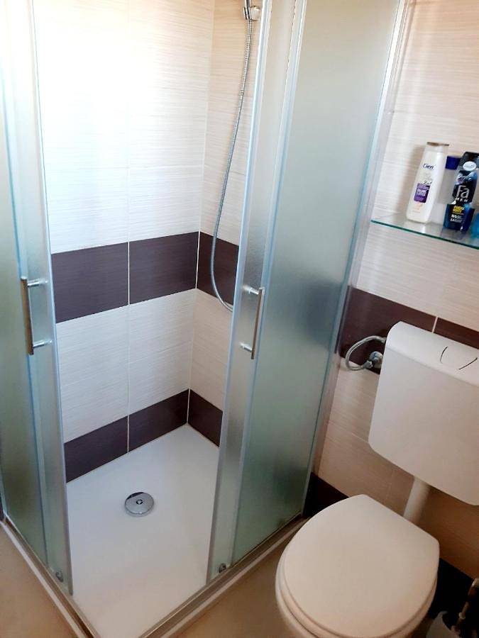 Maison d’hôte pour 2 personnes, avec terrasse ainsi que vue et jardin dans Krk - 4