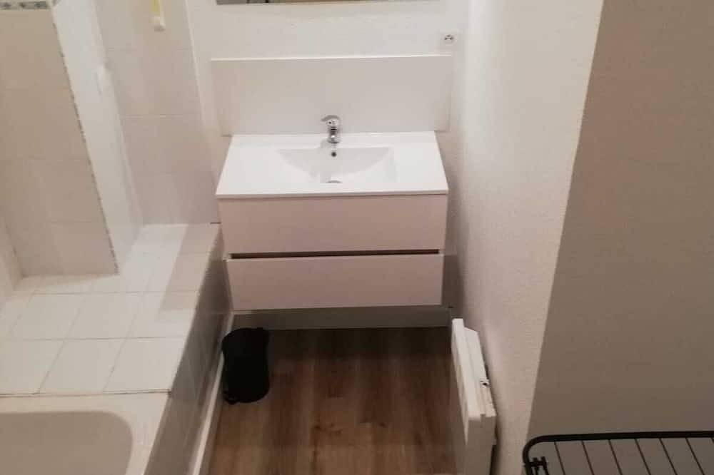 Apartamento entero, Cosy apartment for curists or tourists (sleeps 2 to 6) in Saujon, Côte de Beauté