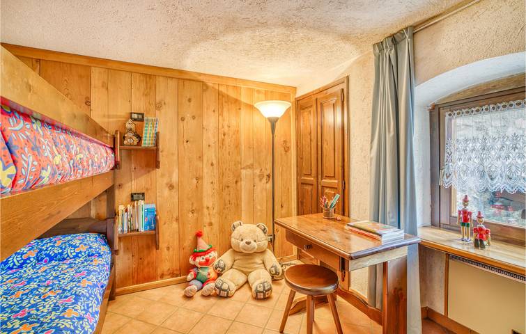 Apartamento vacacional entero, Apartamento con vistas a la montaña, jardín y cocina in La Bethaz, Comune di Valgrisenche