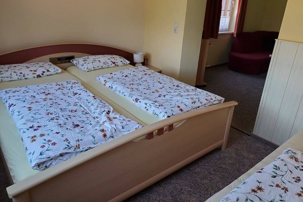 Dreibettzimmer - Pension Königshof in Königshütte (Harz), Harzvorland
