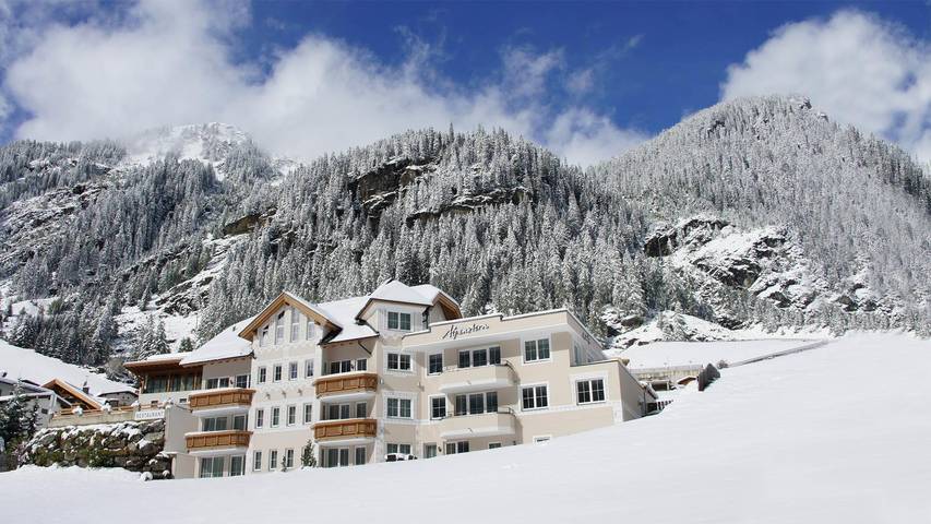 Ferienwohnung für 2 Personen, mit Terrasse und Garten sowie Sauna und Ausblick in Ischgl
