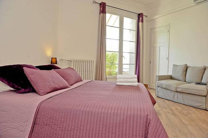Appartement entier, Appartement climatisé 100m2 terrasse garage proche centre Avignon in Avignon, Vaucluse