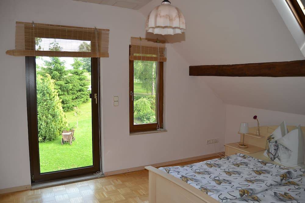 Ganze Wohnung, Landhausstil, 80 m², Sonnenterrasse, Spielwiese, 2 Schlafzimmer, bis 5 Personen in Oederan, Chemnitz und Umgebung