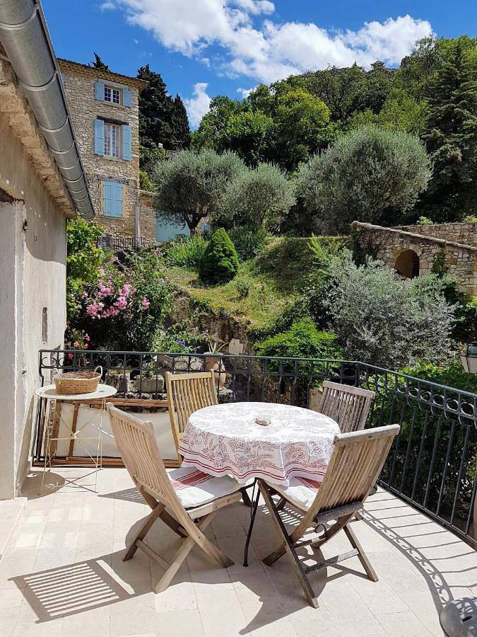 Location de vacances pour 4 personnes, avec balcon ainsi que jardin et vue à Gigondas - 3