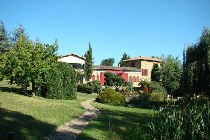 Chambre d’hôte pour 4 personnes, avec piscine ainsi que vue et jardin, adapté aux familles