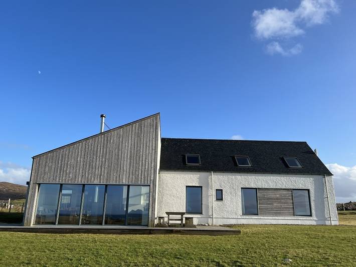 Holiday rental for 12 people, with garden, with pets on North Uist