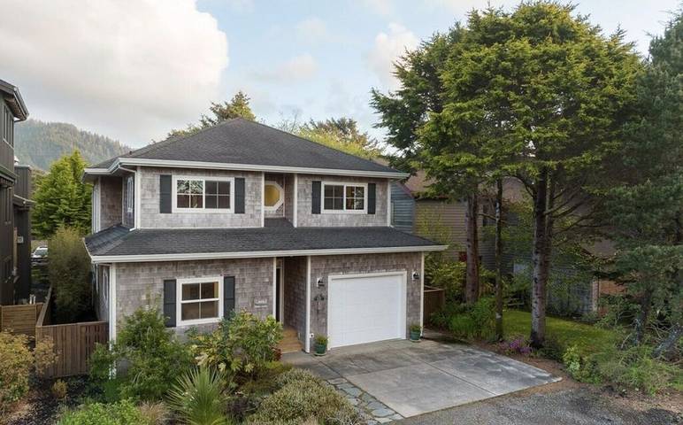 Vacation rental for 9 people, with yard and terrace, with pets in Neskowin