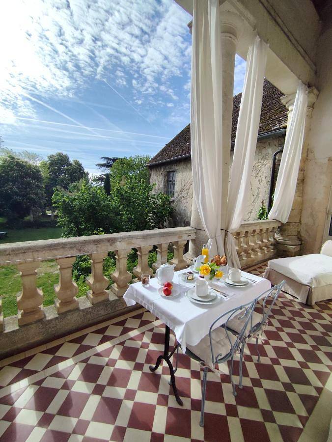 Location de vacances pour 3 personnes, avec Balcon et Terrasse ainsi que Jardin et Vue à Puisseguin