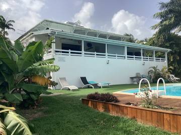 Gîte pour 6 personnes, avec piscine et balcon dans Golf international de Saint François