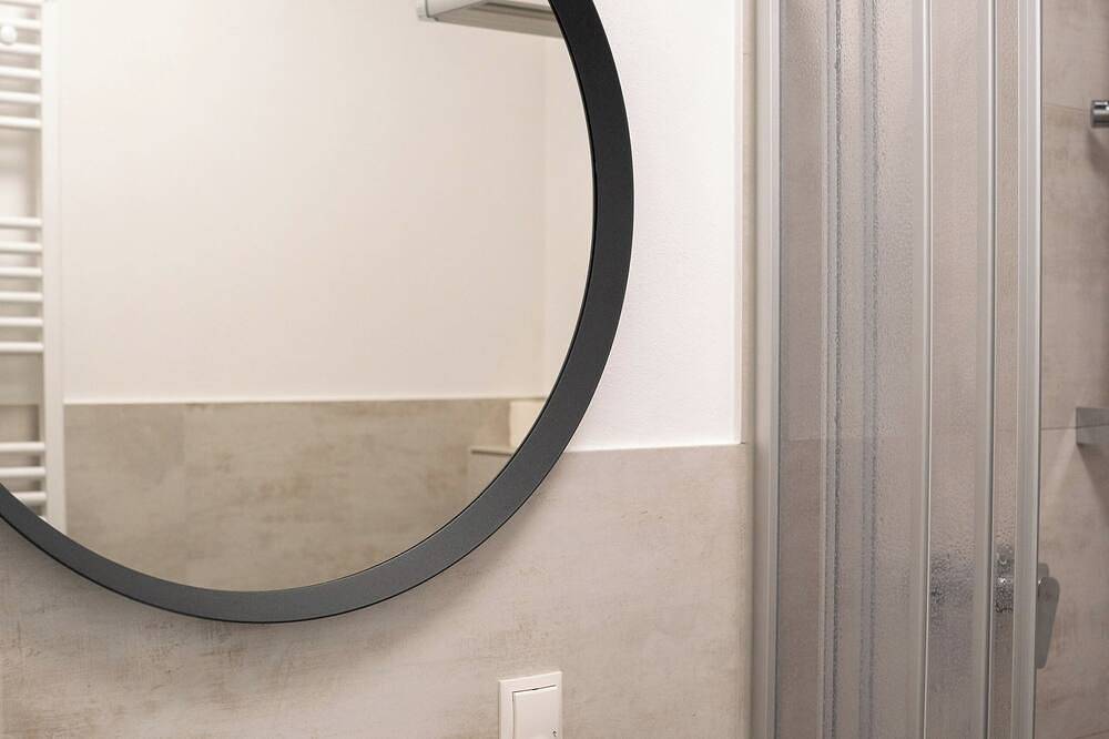 Ganze Wohnung, Kleines modernes, gemütliches Appartment am Kurhotel 1 Gehminute bis zur Lahn in Bad Ems, Lahn-Taunus