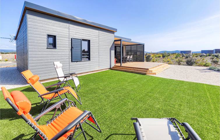 Location de vacances pour 6 personnes, avec terrasse ainsi que piscine et jardin dans Lac de Jouarrès - 3