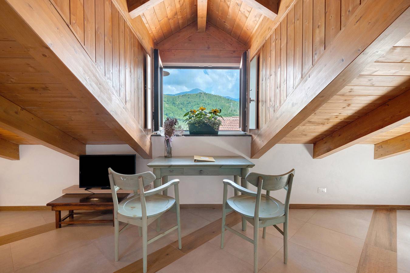 Appartamento intero, Appartamento 'Appartamenti In Agriturismo' con vista sulle montagne, Wi-Fi e aria condizionata in Fisciano, Provincia di Salerno