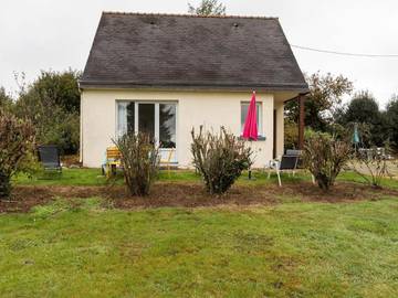 Gîte pour 4 personnes, avec jardin à Priziac