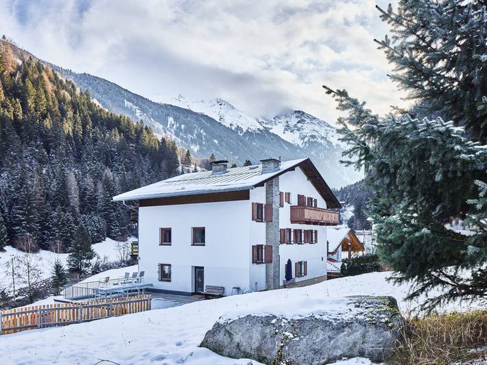 Ferienhaus für 22 Personen, mit Sauna und Terrasse sowie Garten, mit Haustier im Pitztal