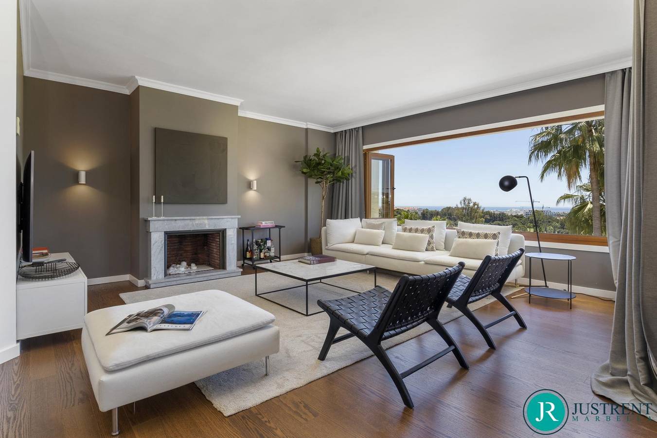 Entire apartment, Alcores Penthouse - 5Bed Golf Views in Nueva Andalucia Golf Valley, Marbella