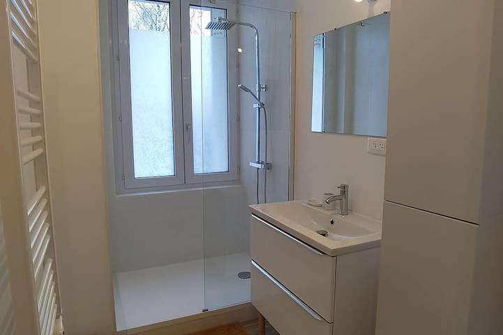 Entire apartment, Bright and spacious 70m2 apartment close to all amenities in Nantes, Nantes region