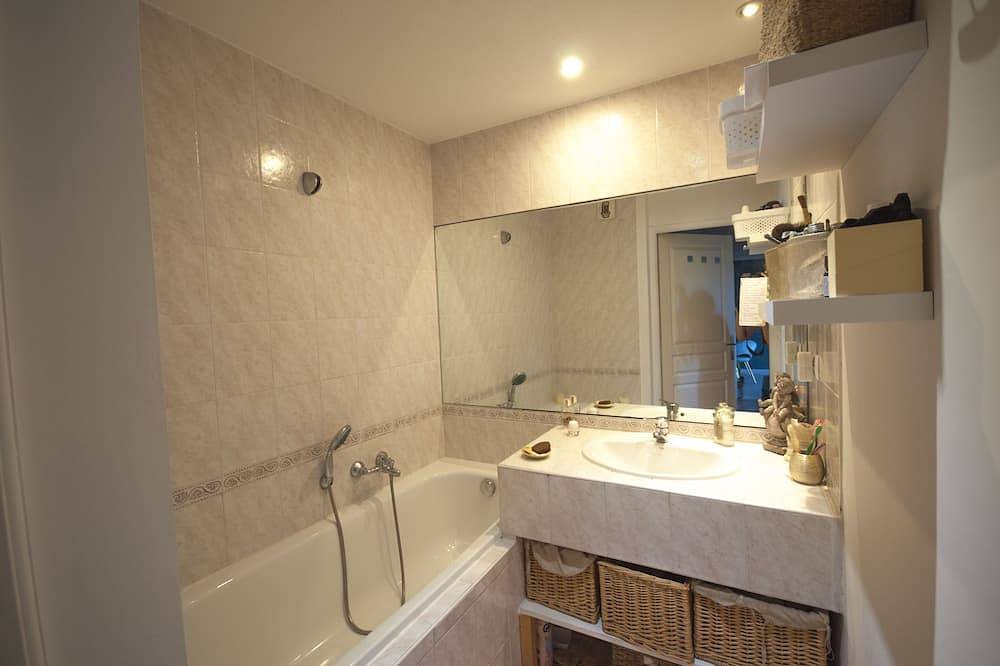 Ganze Wohnung, Very nice 2-room apartment in the forest 10 minutes from the beach in Mougins, Cannes und Umgebung