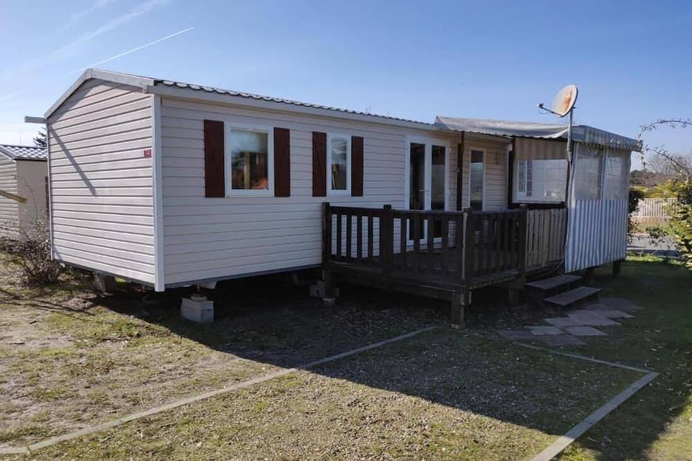 Grands Mobil homes 8 couchages clim en village vacances in Gastes, Côte d’Argent
