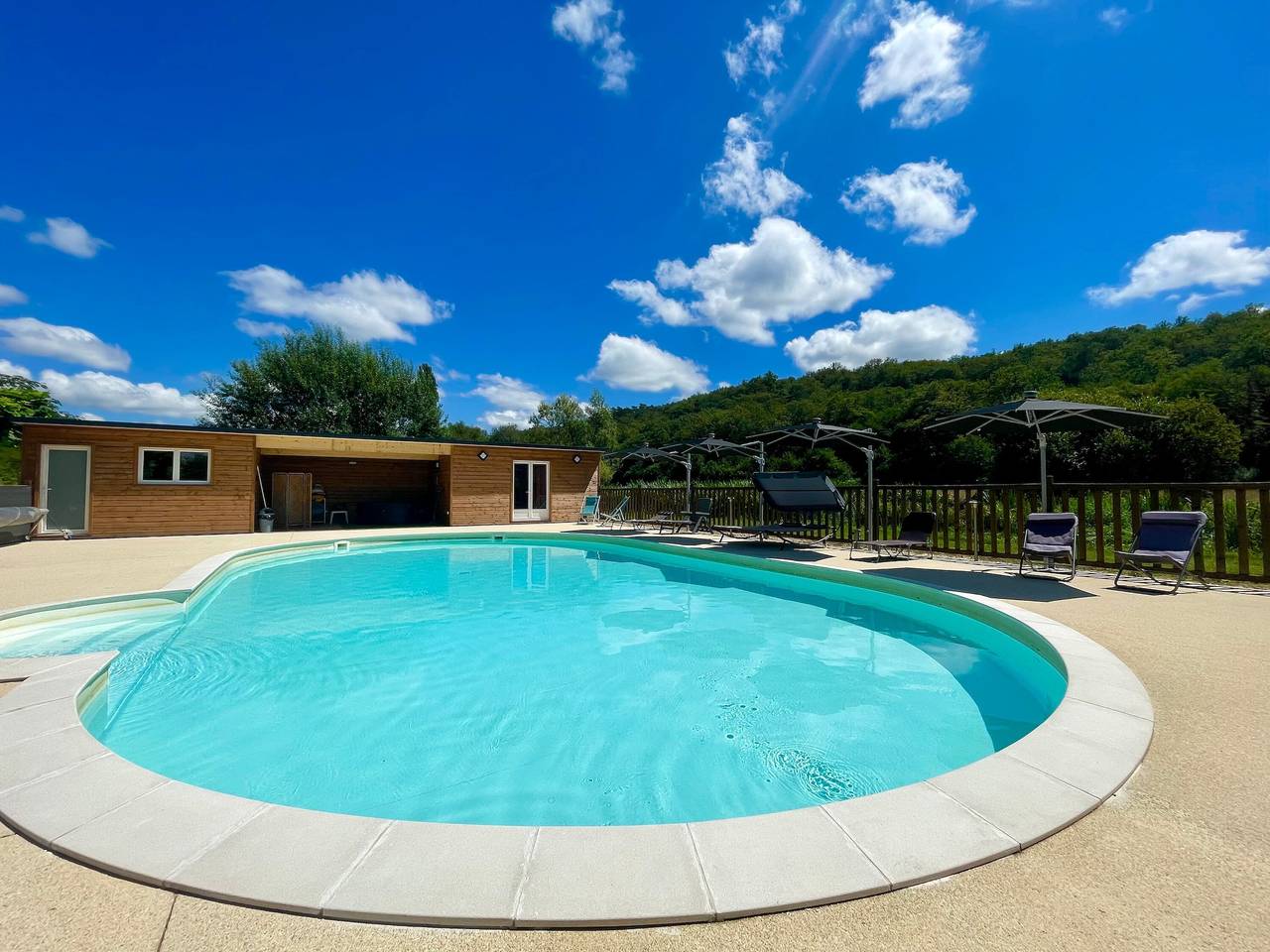 Maison de vacances La Mailleraie - L'étang avec piscine partagée, terrasse privée et Wi-Fi in Valojoulx, Périgord Noir