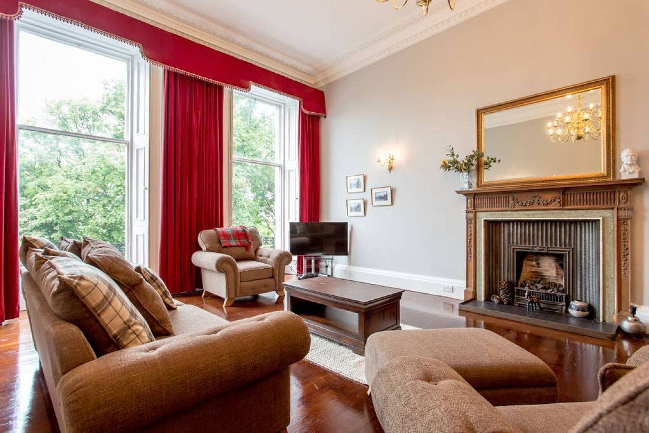 Entire apartment, Spacious Apartment in Edinburgh's New Town in Edinburgh, Edinburgh and Lothian