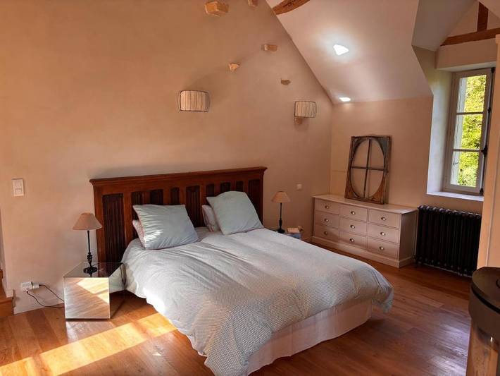 Location de vacances pour 11 personnes, avec balcon ainsi que piscine et vue à Sougères-en-Puisaye - 4