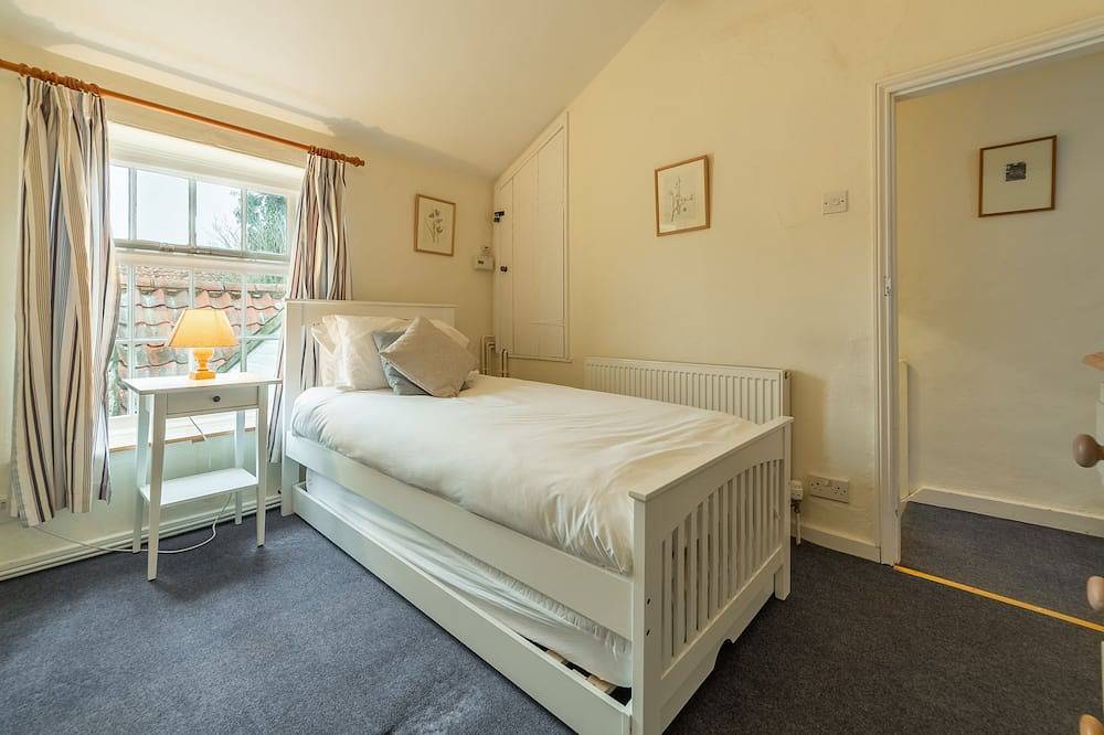 Petts Cottage, Burnham Market, Norfolk in Burnham Market, Norfolk Coast