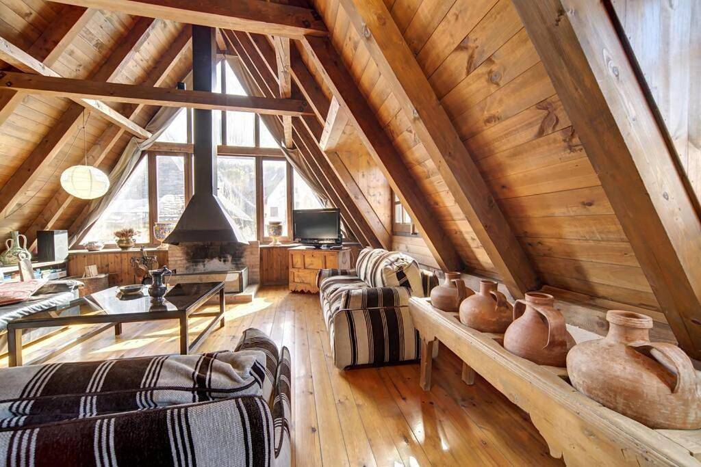 Chalet Aranés Santa María cerca de Baqueira-Beret by Eth Flòc in Tredós, Naut Aran